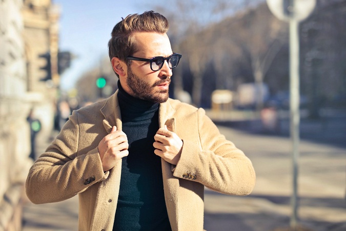 Le col roulé pour homme, le must have de l’hiver ?