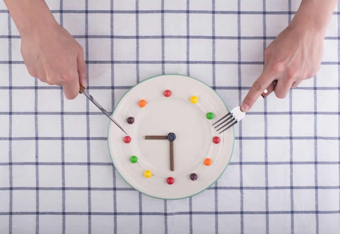 La chrono-nutrition: mangez n’importe quoi mais pas n’importe quand !